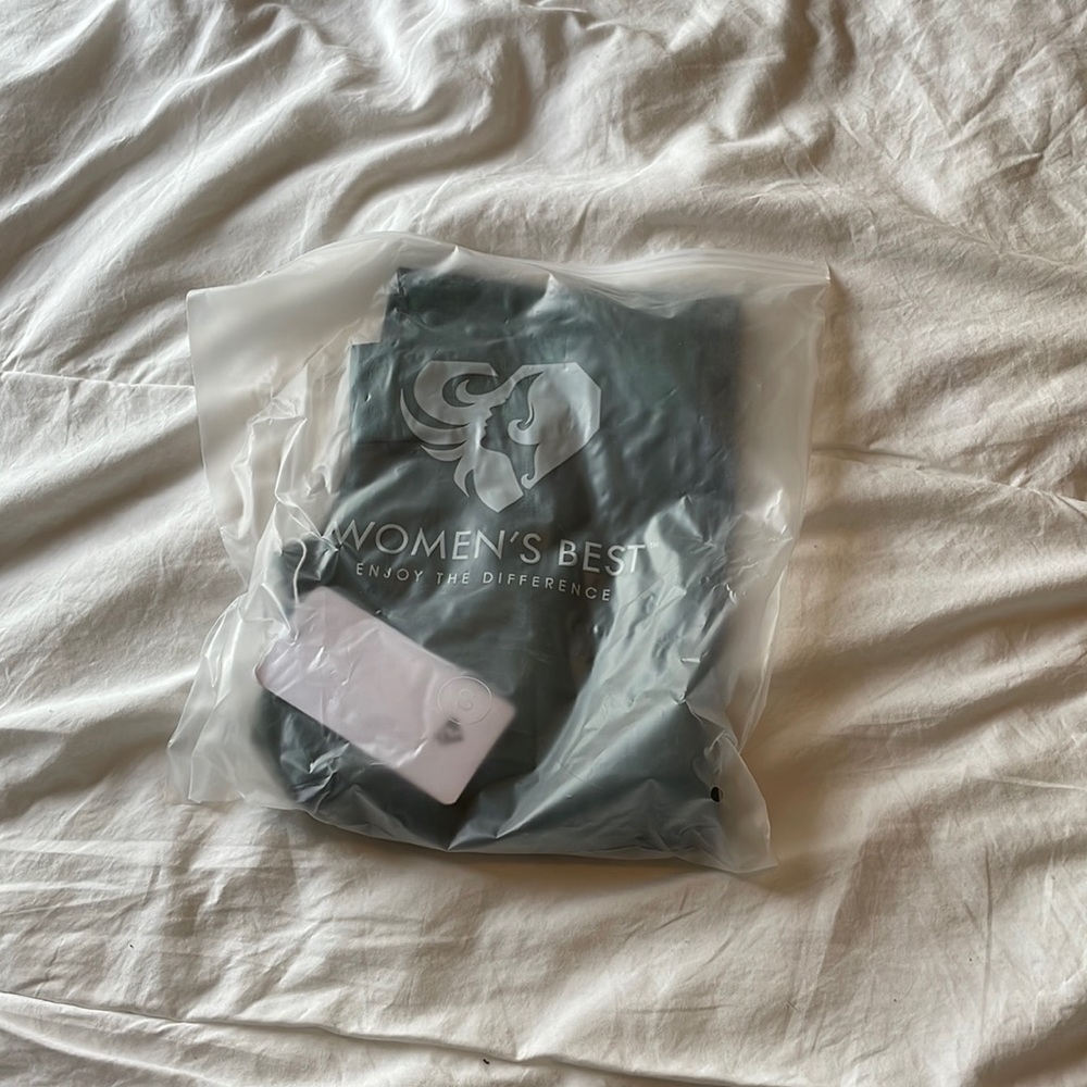 women’s best green leggings size small